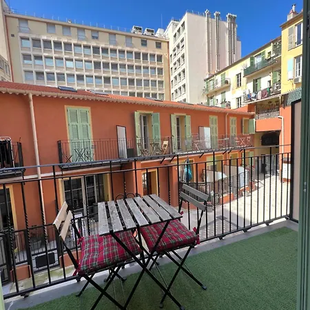 La Cour Du Centre Apartamento *